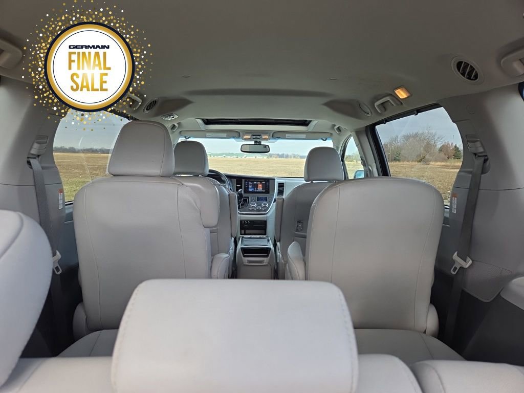 Used 2017 Toyota Sienna XLE image 22