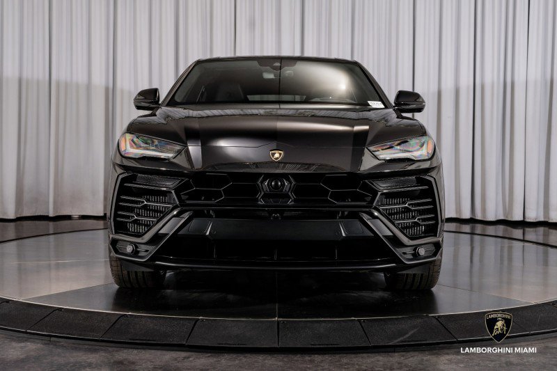 Used 2021 Lamborghini Urus image 3