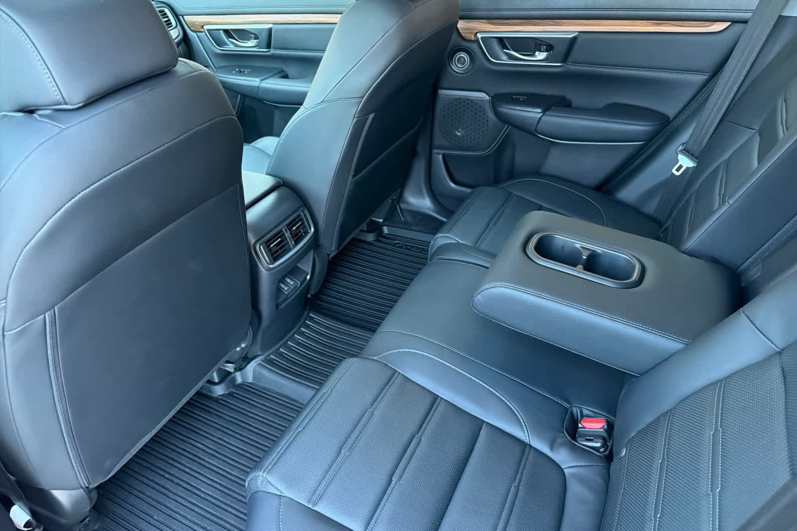 Used 2020 Honda CR-V Touring image 4