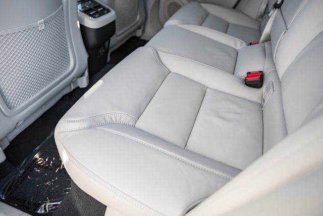 New 2026 Volvo XC60 B5 Ultra w/ Protection Package Premier image 32