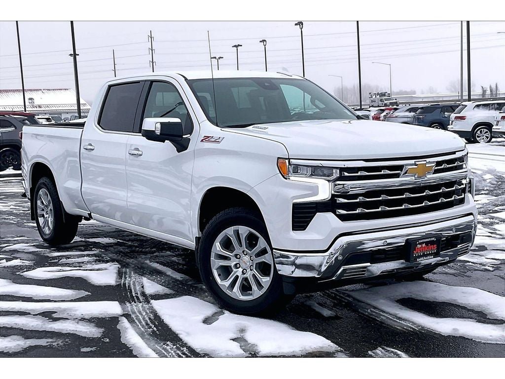 Used 2025 Chevrolet Silverado 1500 LTZ image 2