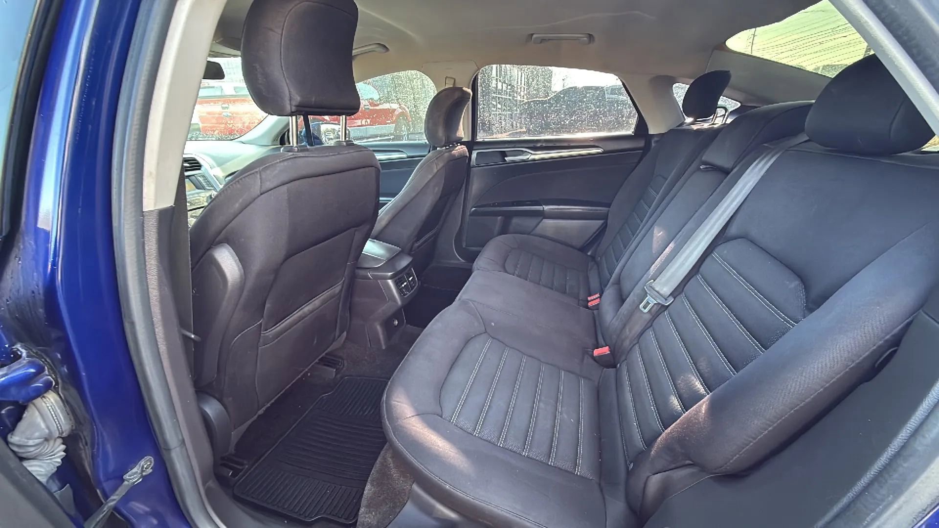 Used 2015 Ford Fusion SE image 12