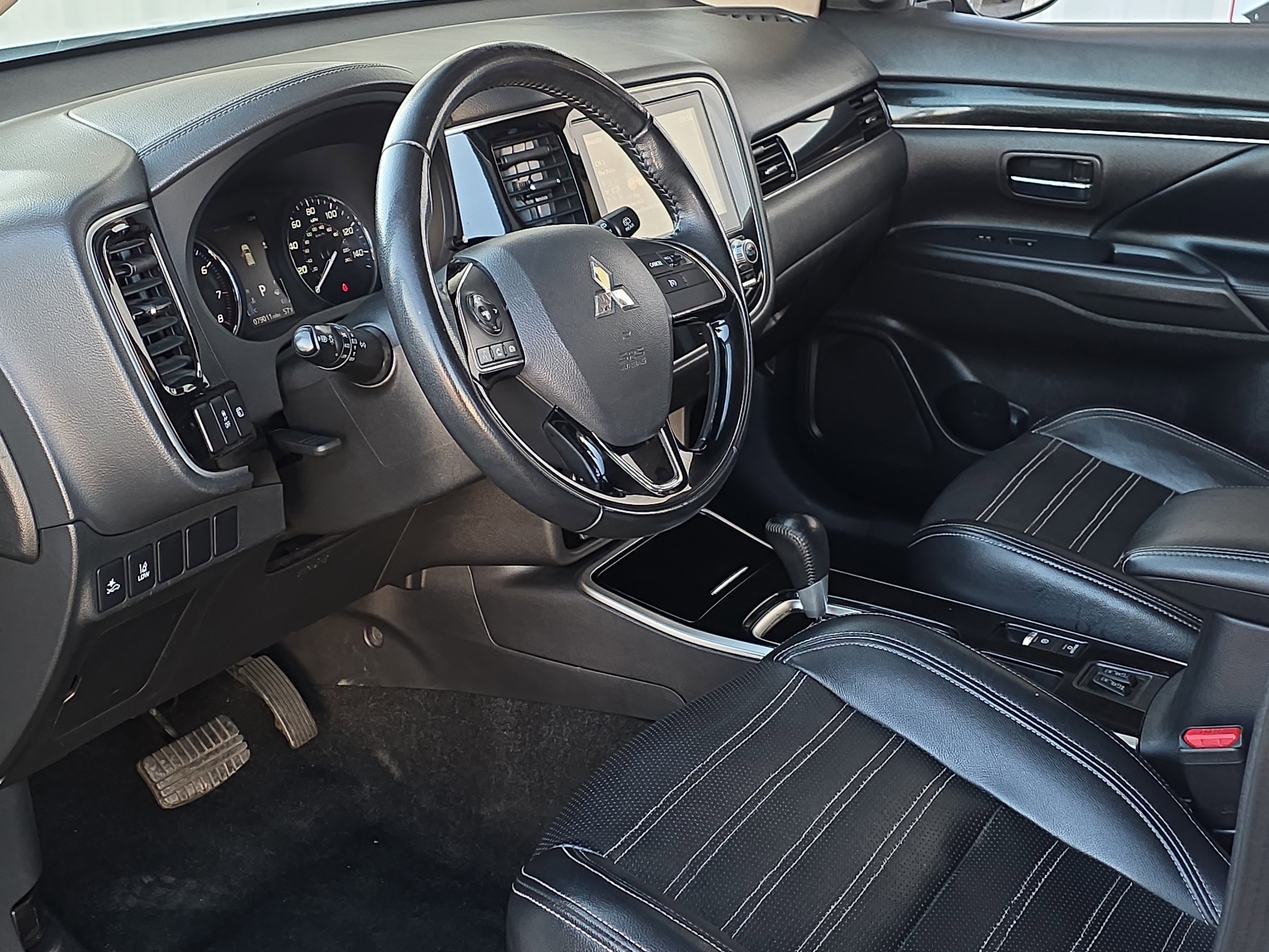 Used 2020 Mitsubishi Outlander SE image 11