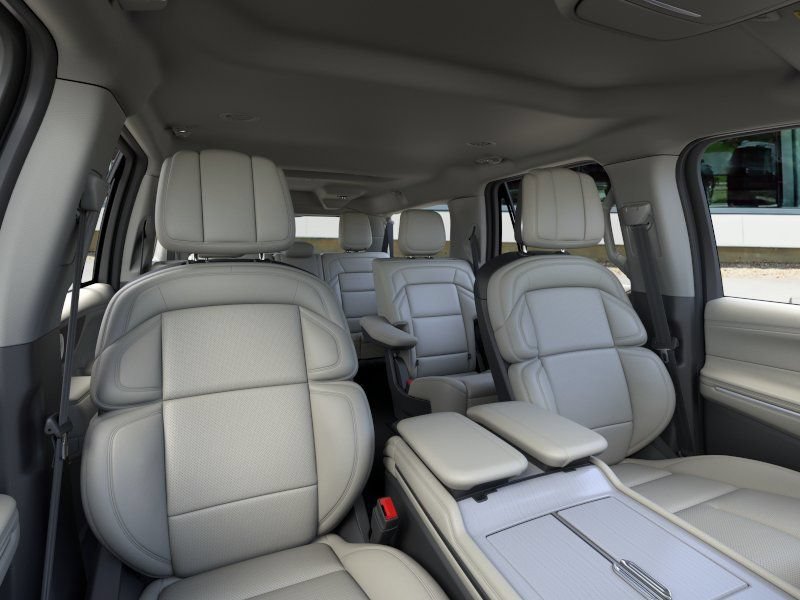 New 2026 Lincoln Navigator L Premier AWD/4WD image 10