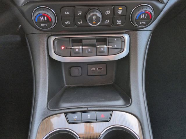 Used 2023 GMC Acadia SLE image 17