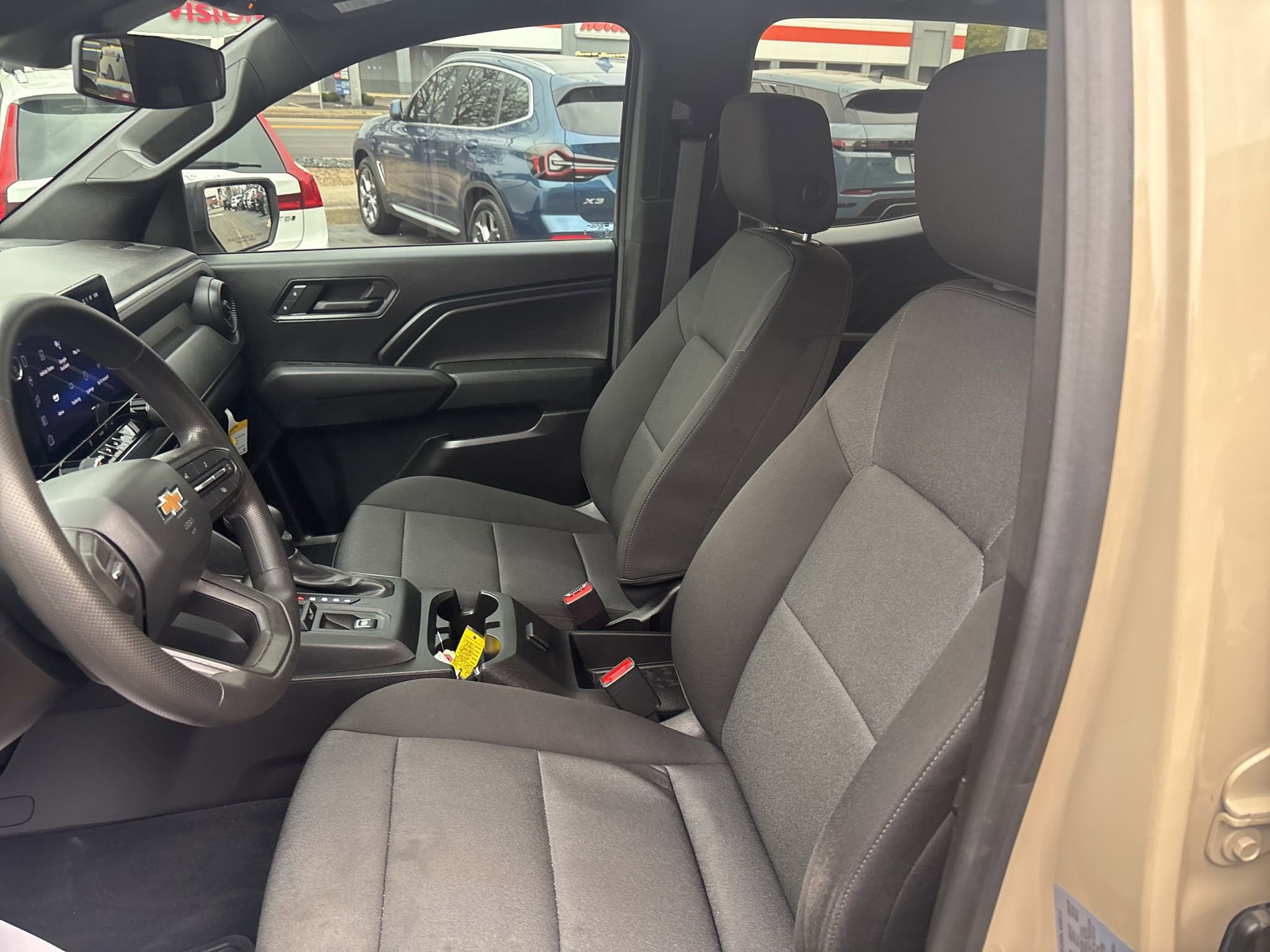 Used 2024 Chevrolet Colorado W/T image 25