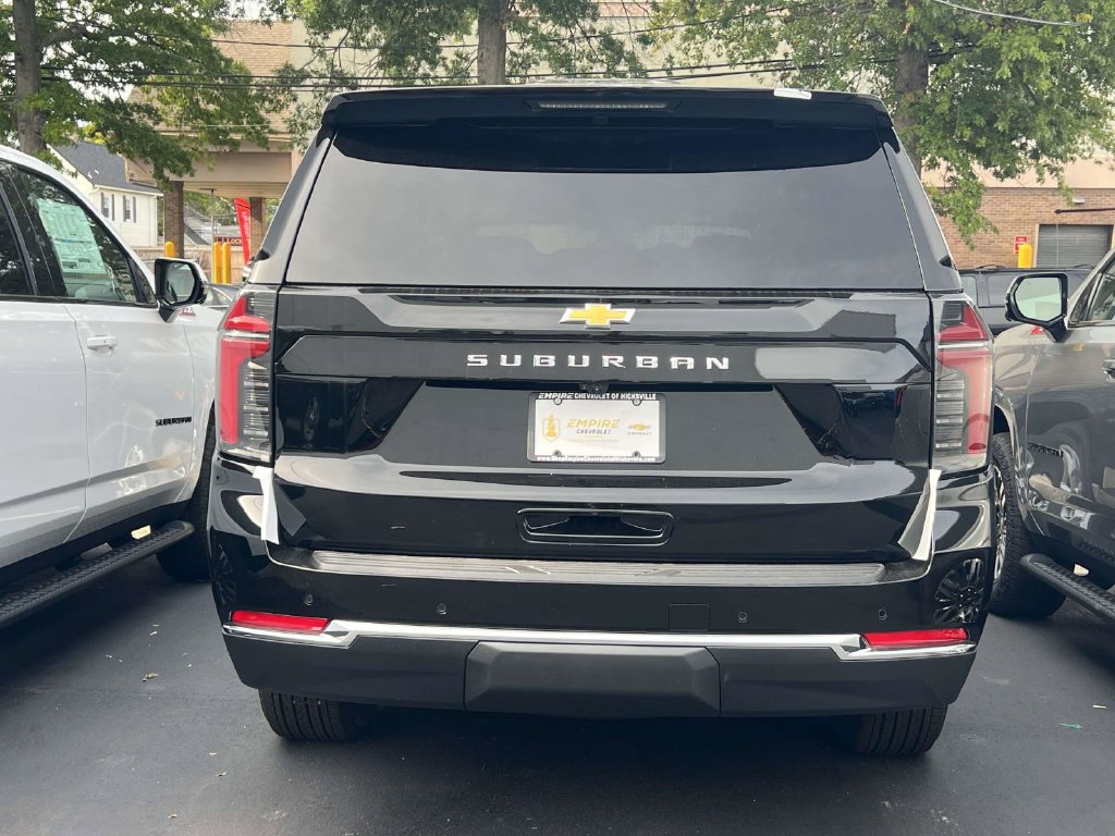 New 2026 Chevrolet Suburban LS AWD/4WD image 5
