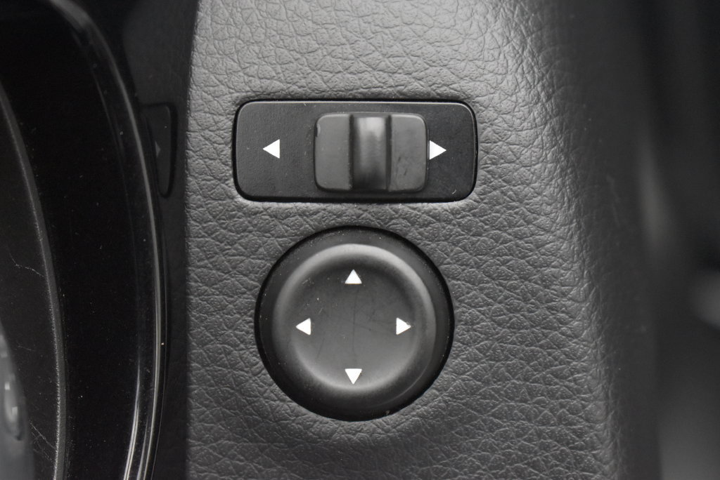 Used 2020 Nissan Rogue Sport SV AWD/4WD image 13