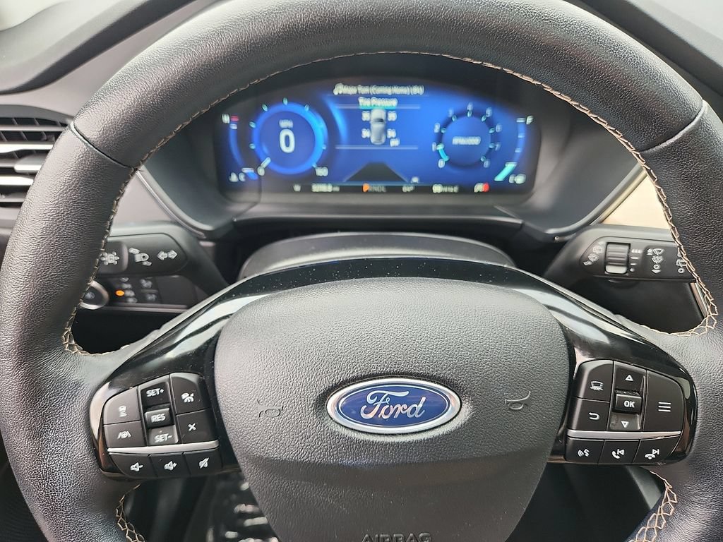 Used 2022 Ford Escape Titanium w/ Titanium Elite Package AWD/4WD image 22
