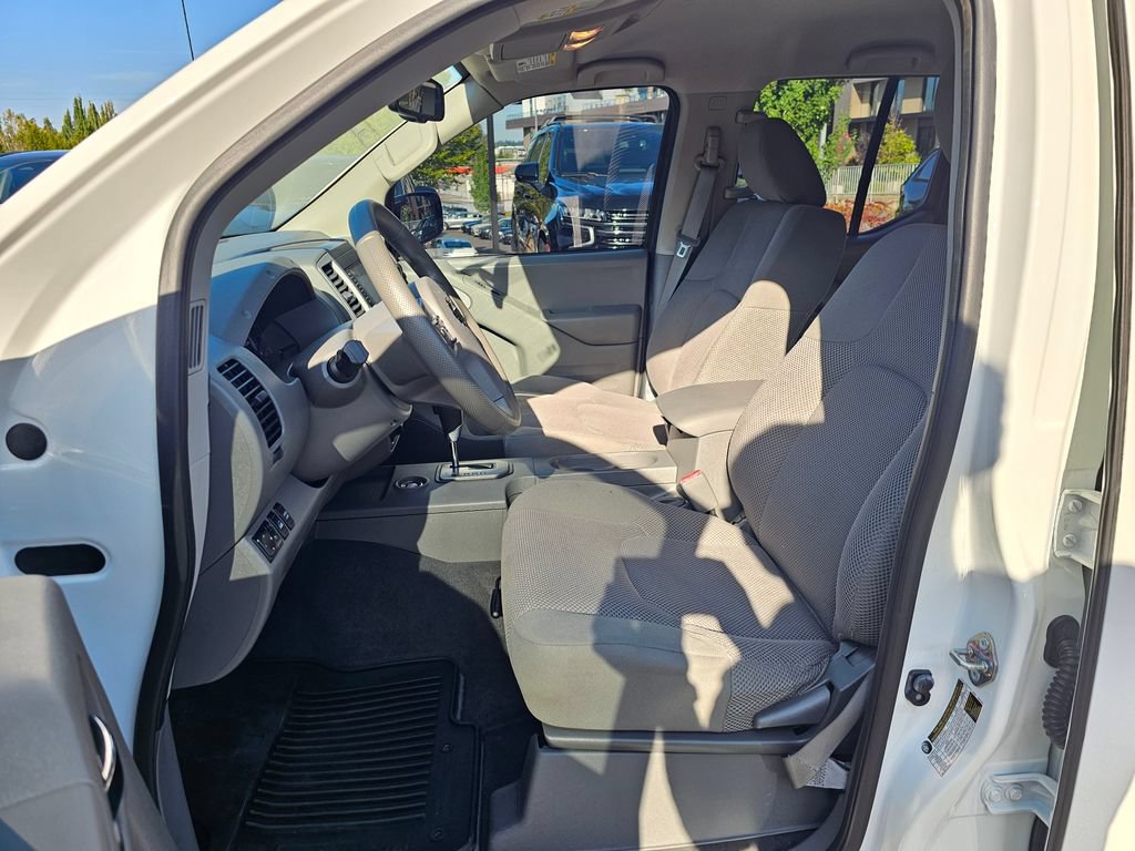 Used 2021 Nissan Frontier SV w/ Midnight Edition Floor Mats AWD/4WD image 19