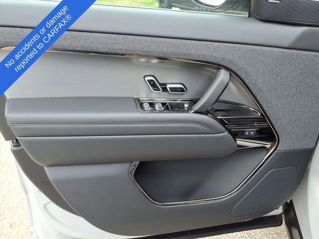Used 2025 Land Rover Range Rover Sport SE image 15
