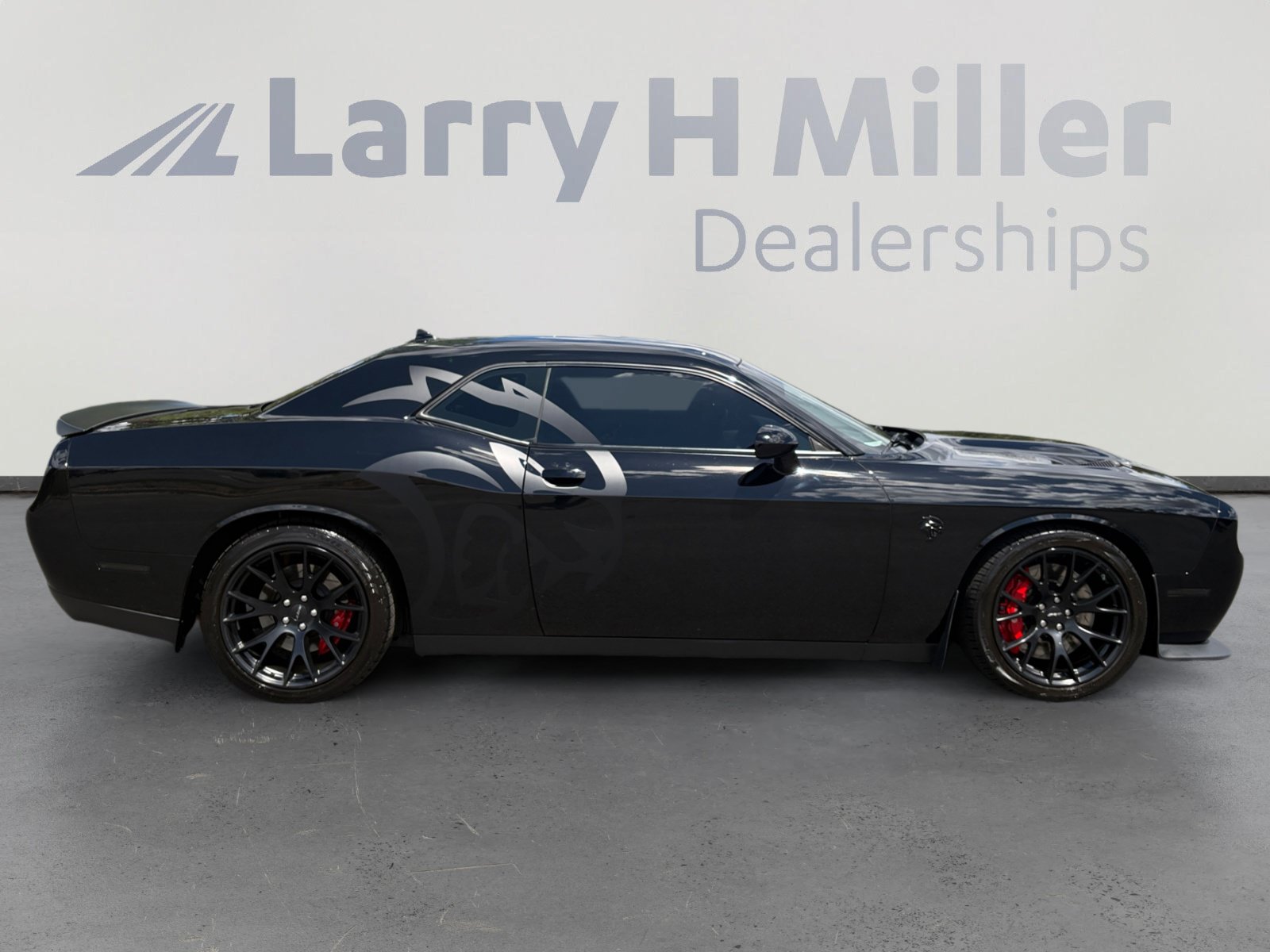 Used 2016 Dodge Challenger SRT Hellcat RWD image 6