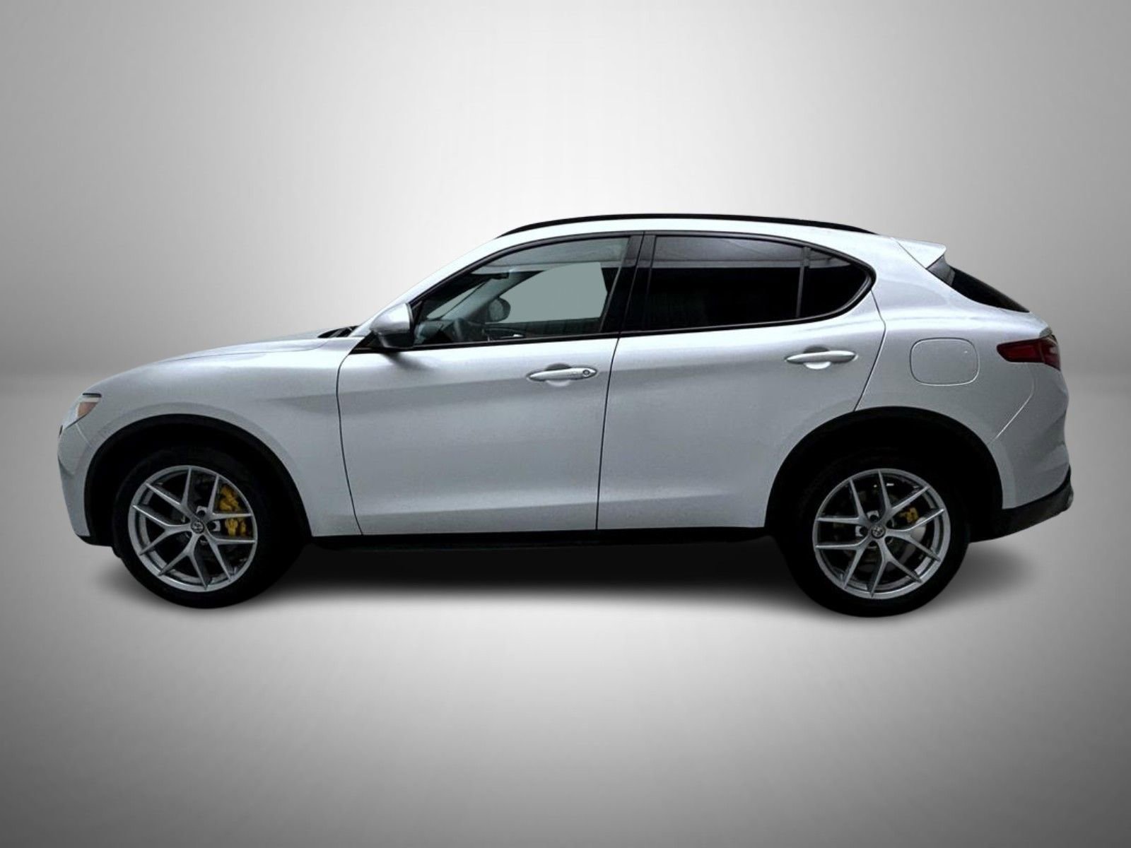 Used 2018 Alfa Romeo Stelvio Sport w/ Quick Order Package 22J Sport AWD/4WD image 8