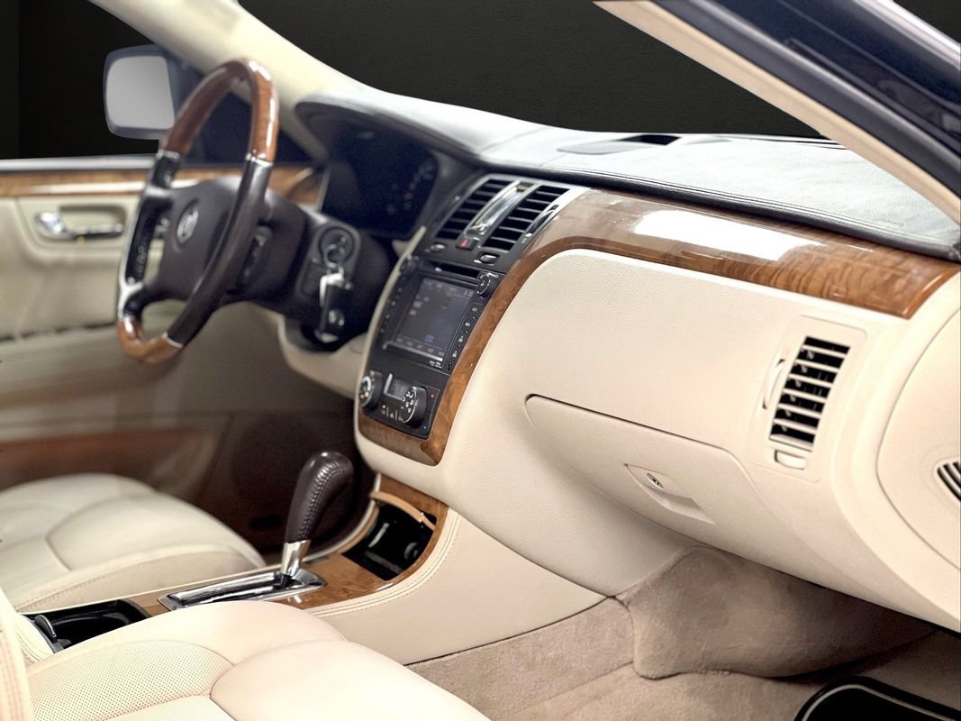 Used 2011 Cadillac DTS Platinum FWD image 21