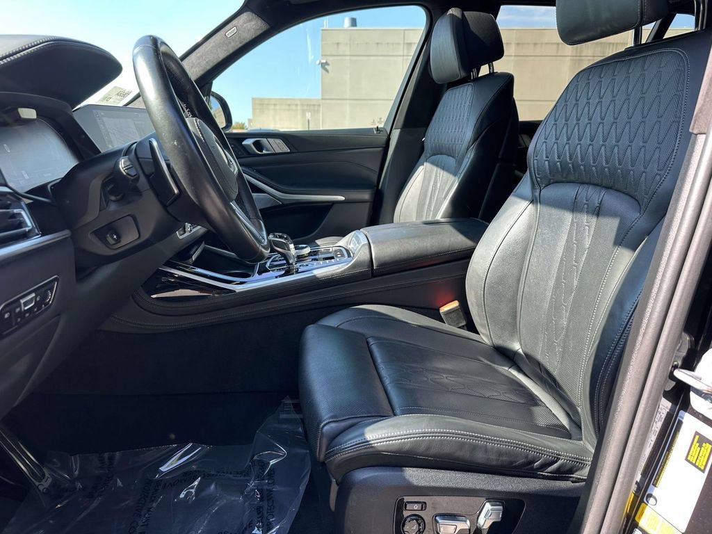 Used 2019 BMW X7 xDrive50i w/ M Sport Package AWD/4WD image 6