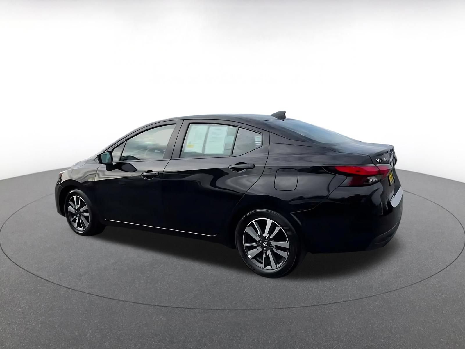 Used 2025 Nissan Versa SV FWD image 9
