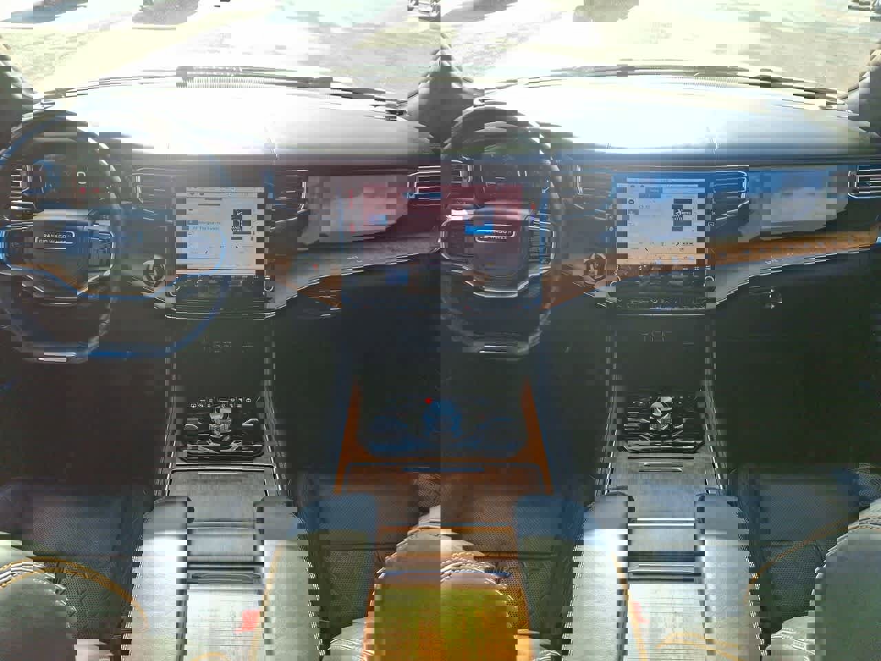 Used 2024 Jeep Grand Wagoneer L Series III image 10