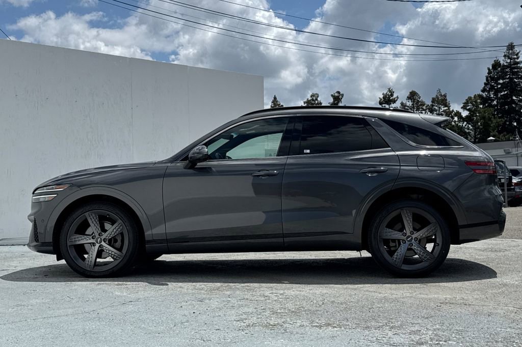 Used 2022 Genesis GV70 2.5T w/ Sport Prestige Package AWD/4WD image 6