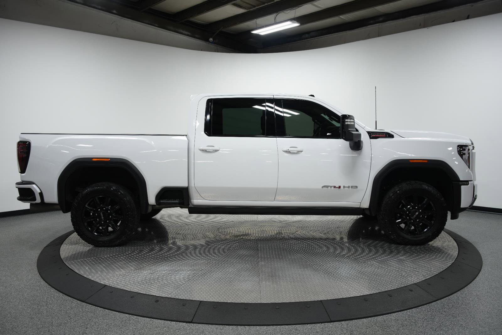 Used 2024 GMC Sierra 2500 AT4 w/ AT4 Premium Plus Package image 12