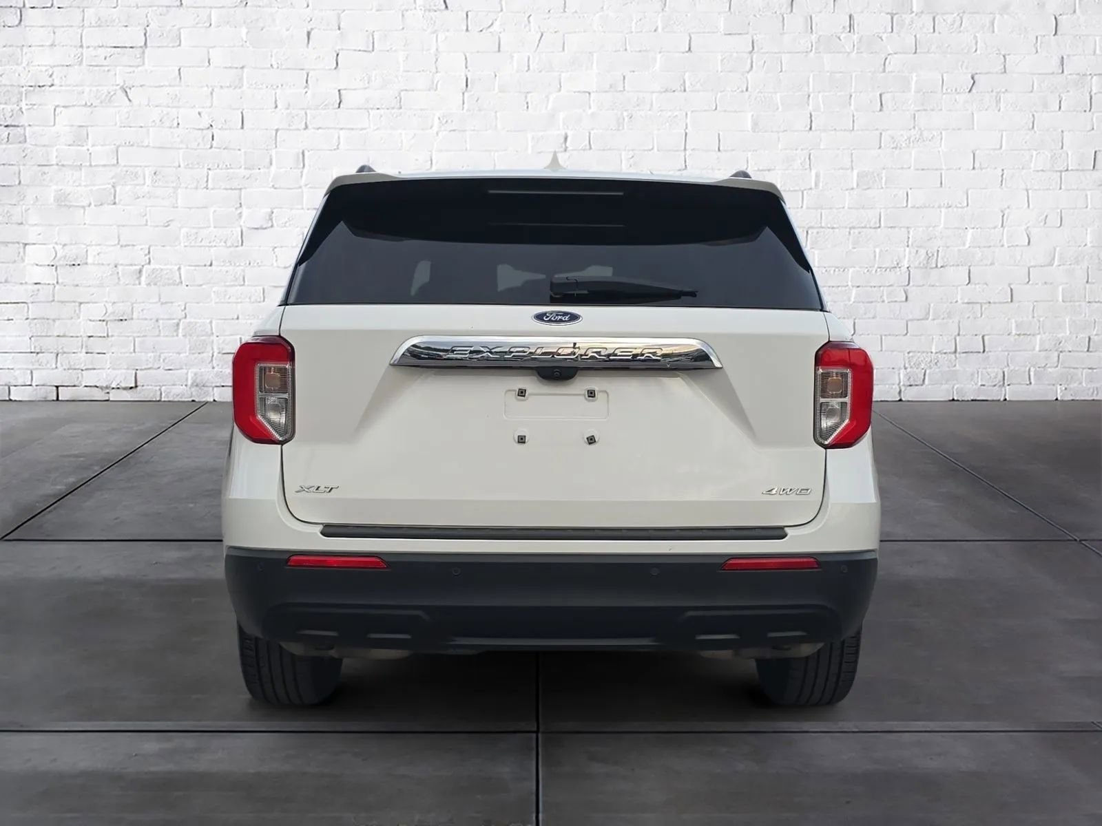 Used 2022 Ford Explorer XLT image 4