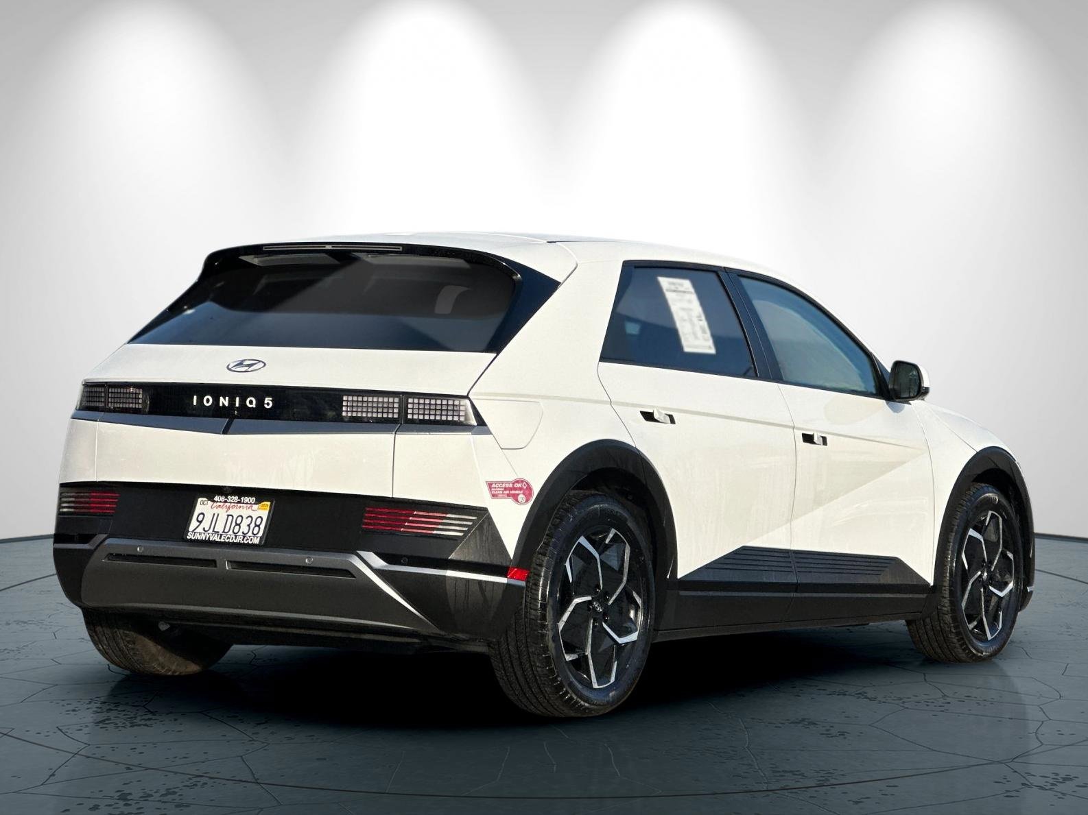 Used 2024 Hyundai Ioniq 5 SEL image 4