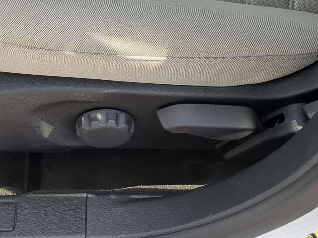 Used 2018 Ford Fusion S FWD image 16
