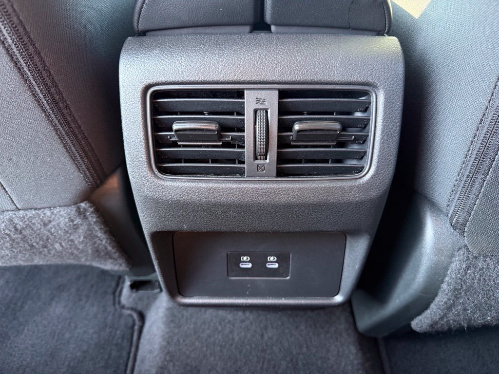 Used 2024 Nissan Rogue SV AWD/4WD image 12