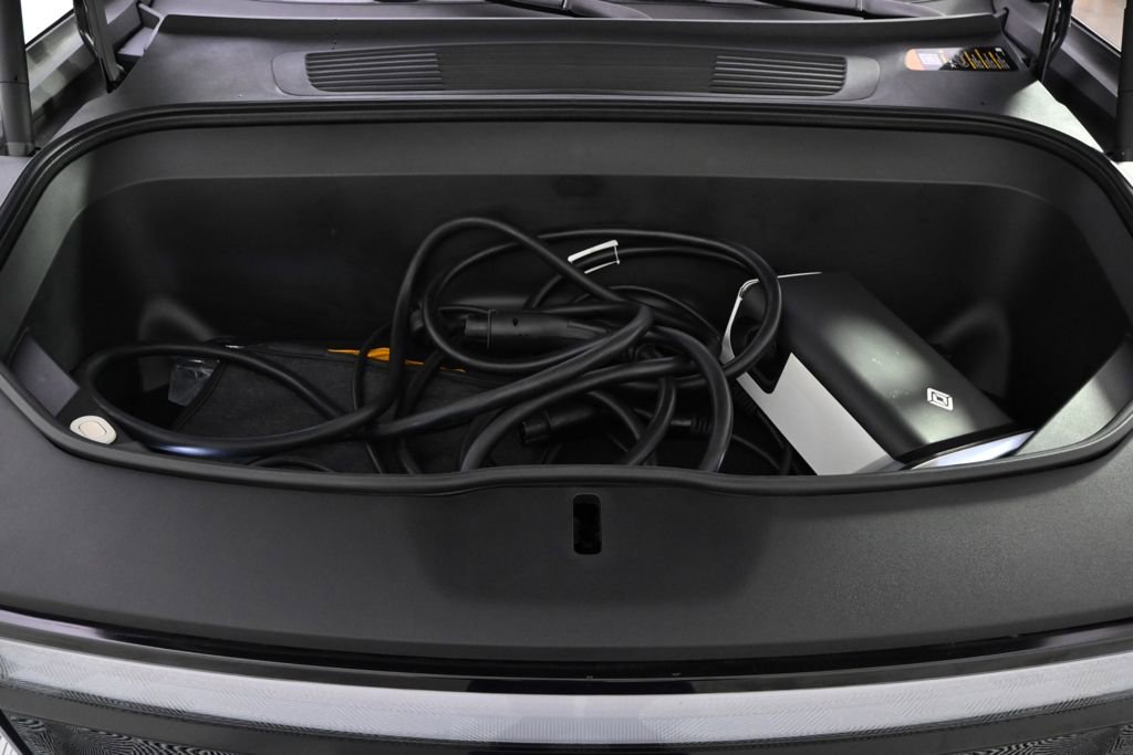 Used 2023 Rivian R1S Adventure AWD/4WD image 23