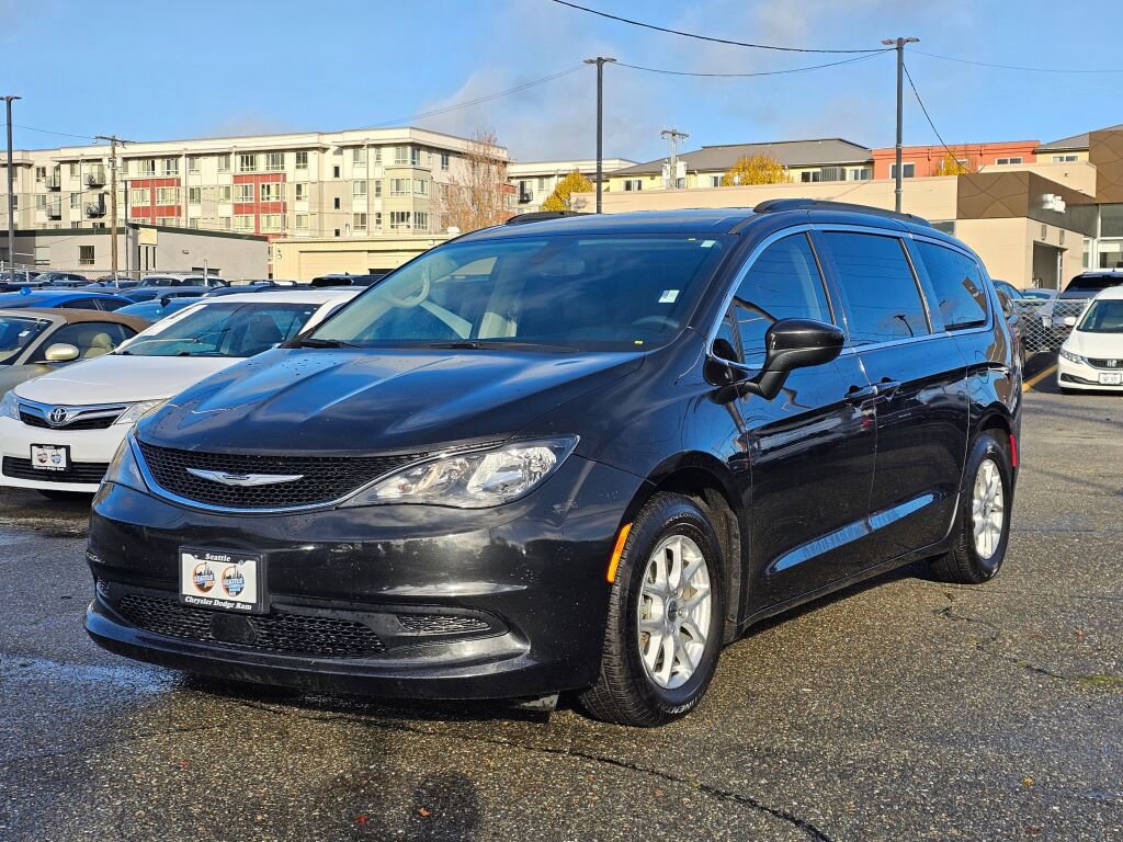 Used 2021 Chrysler Voyager Lxi image 4