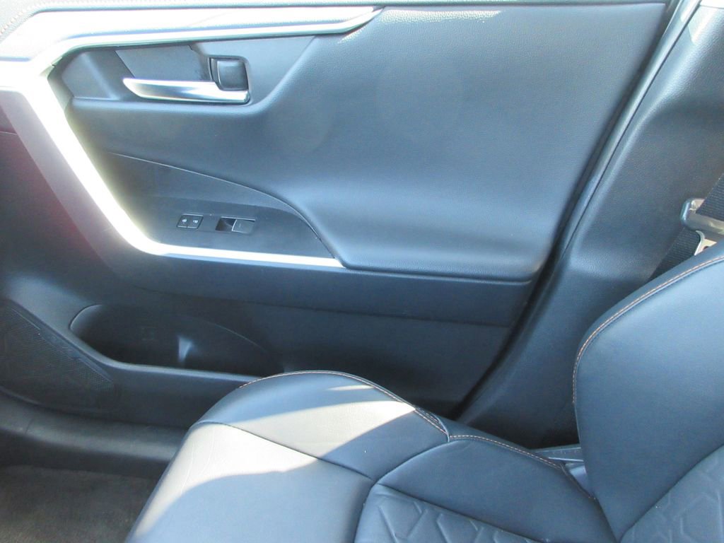 Used 2024 Toyota RAV4 Adventure image 33