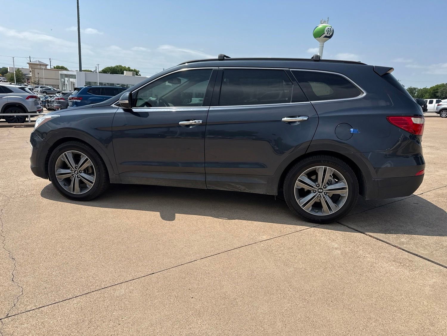 Used 2015 Hyundai Santa Fe Limited FWD image 4
