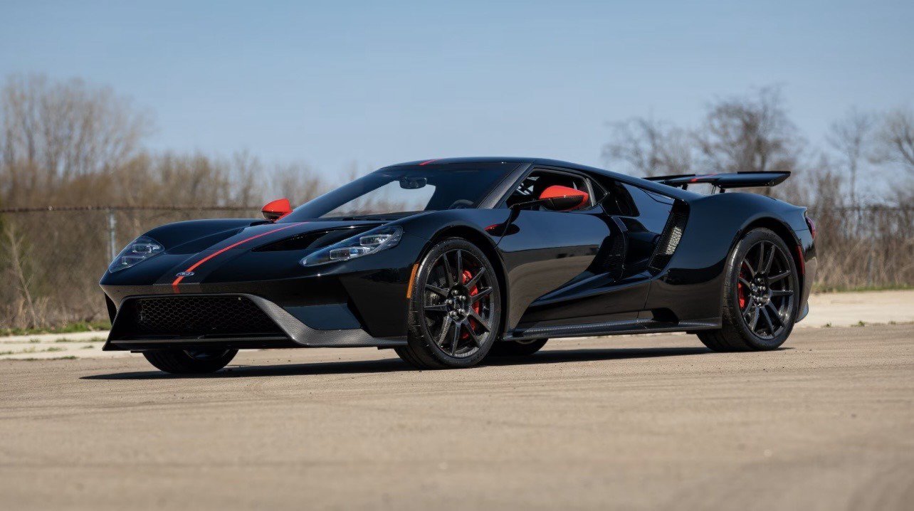 Used 2019 Ford GT RWD image 2