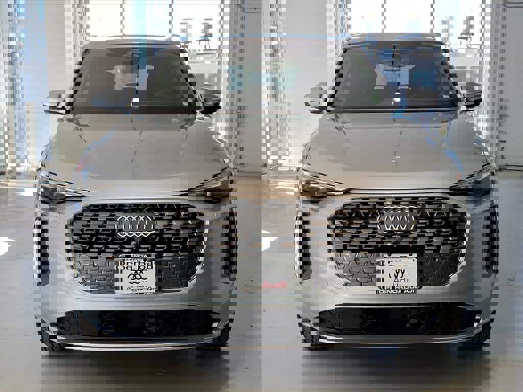 Used 2025 Audi Q5 Premium Plus w/ Premium Plus image 2