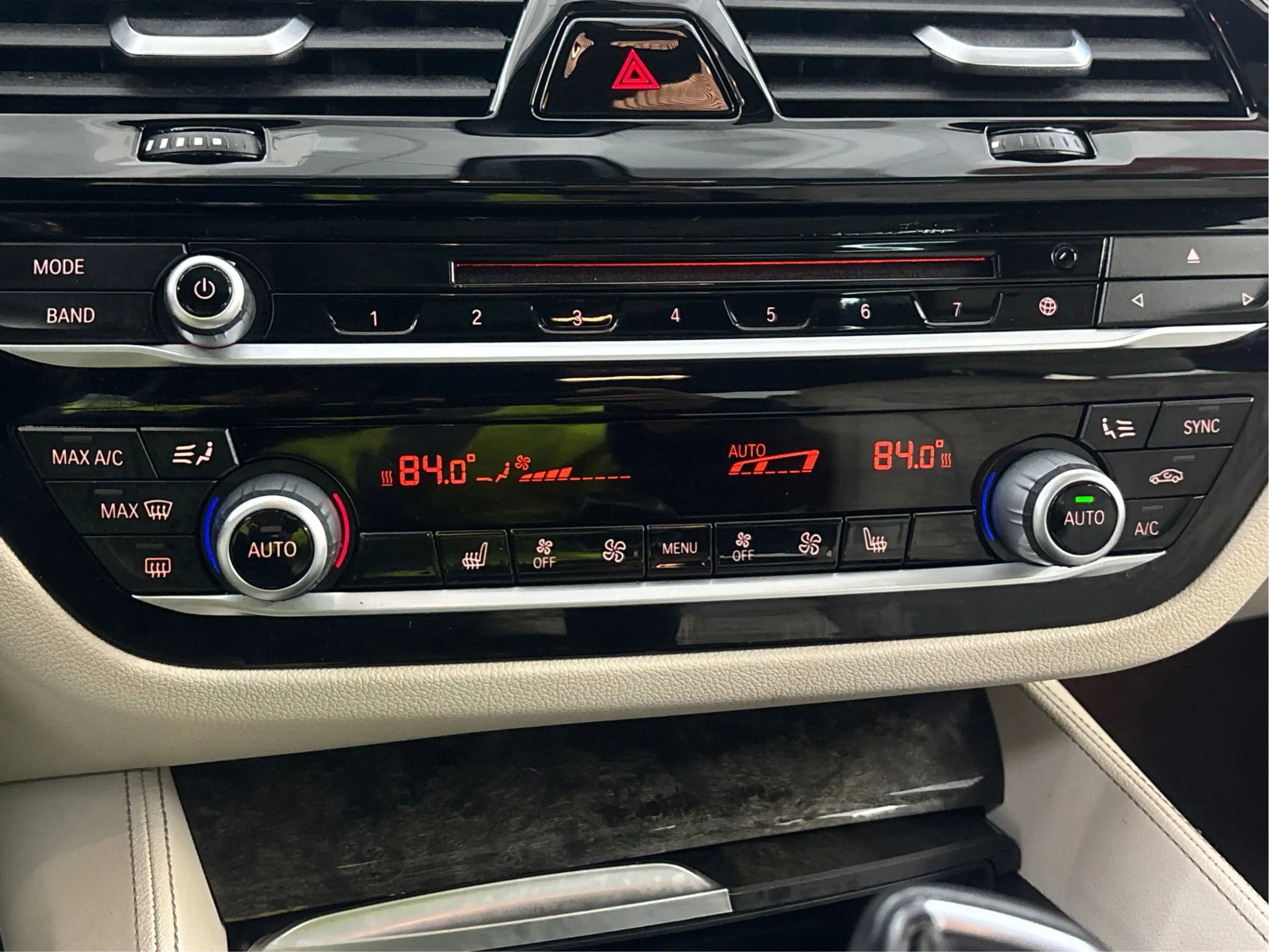 Used 2017 BMW 540i xDrive image 39