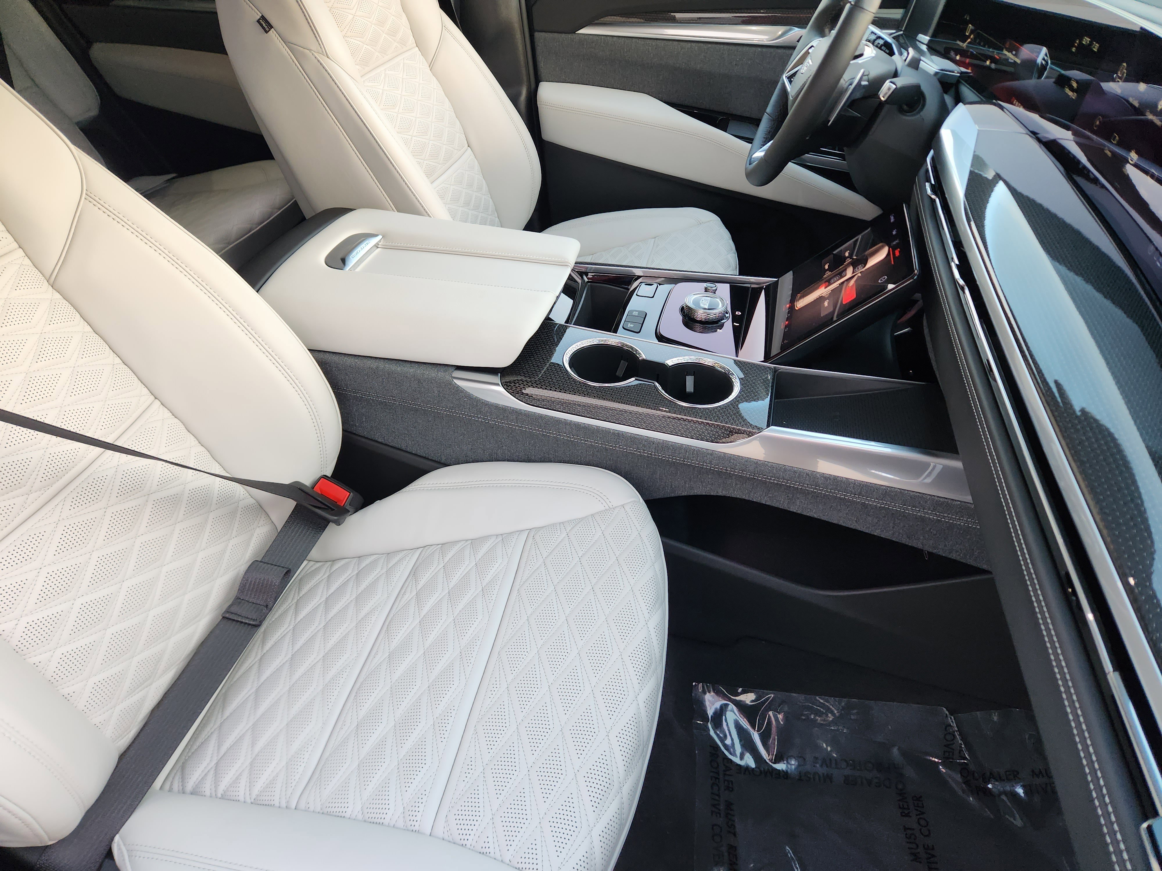 Used 2025 Cadillac Escalade V w/ LPO, ONYX Package image 13