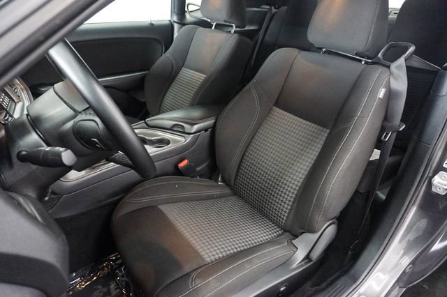 Used 2023 Dodge Challenger SXT image 9