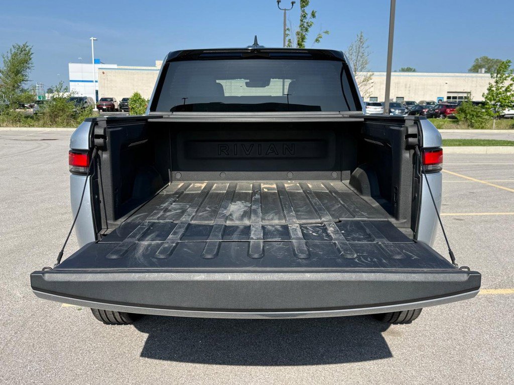 Used 2022 Rivian R1T Adventure image 4