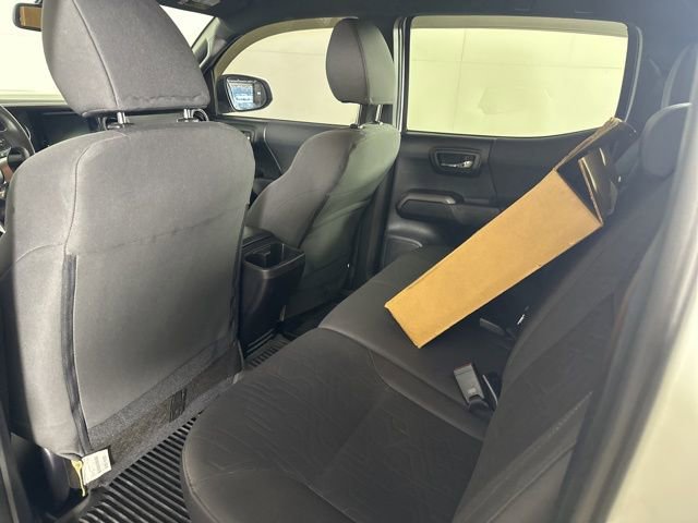 Used 2016 Toyota Tacoma TRD Sport AWD/4WD image 12
