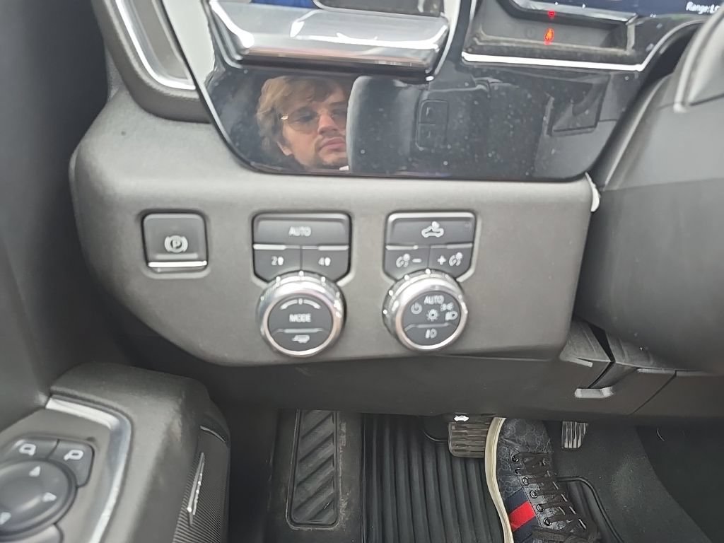 Used 2025 GMC Sierra 1500 Elevation w/ Preferred Package AWD/4WD image 23