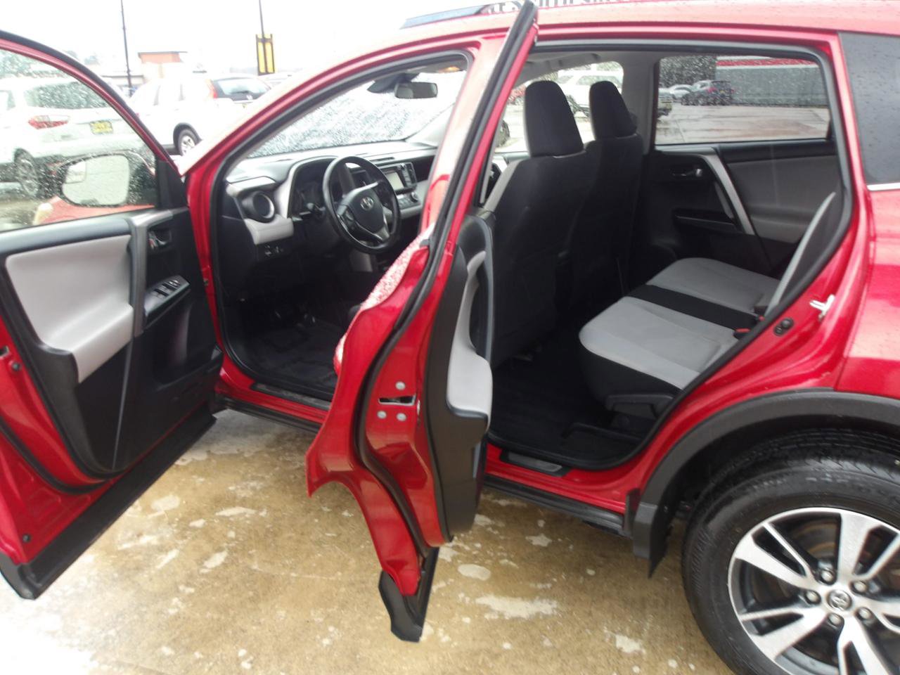 Used 2017 Toyota RAV4 XLE w/ Plus Special Value Package FWD image 15