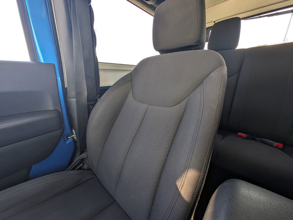 Used 2015 Jeep Wrangler Sport image 14