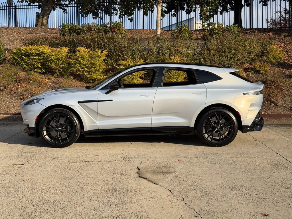 New 2026 Aston Martin DBX 707 image 17