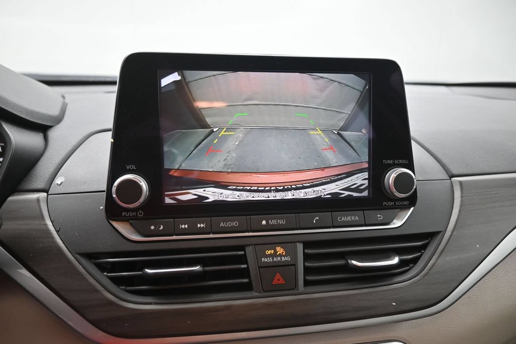 Used 2025 Nissan Altima 2.5 SV FWD image 3