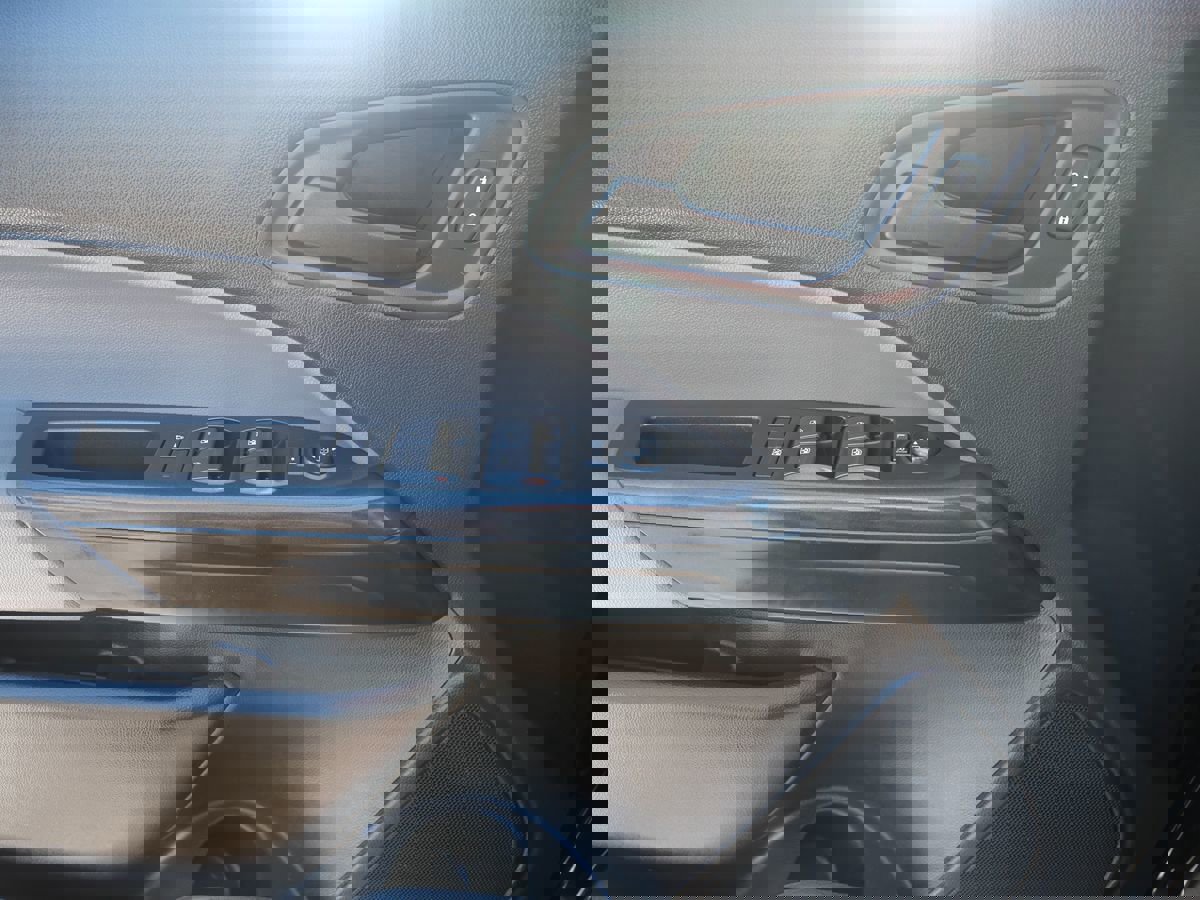 Used 2020 Chevrolet Colorado W/T w/ Custom Special Edition image 15