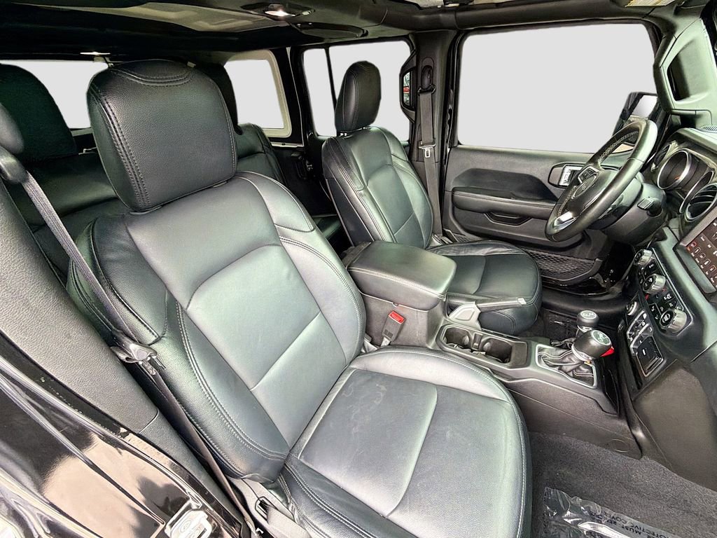 Used 2018 Jeep Wrangler Unlimited Sahara AWD/4WD image 13