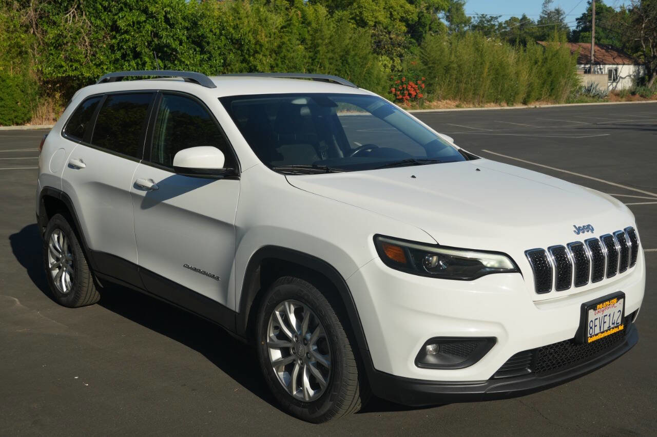 Used 2019 Jeep Cherokee Latitude w/ Cold Weather Group image 4