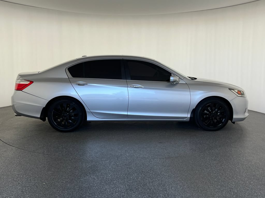 Used 2015 Honda Accord EX-L image 2