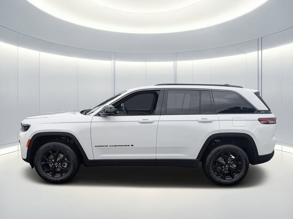 New 2026 Jeep Grand Cherokee Altitude RWD image 7