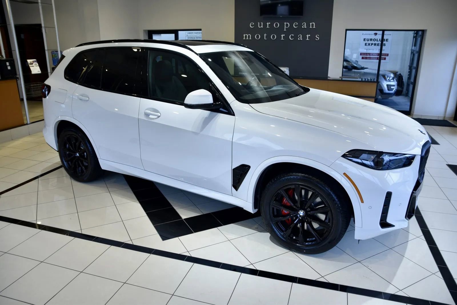 Used 2024 BMW X5 xDrive40i w/ M Sport Package image 7