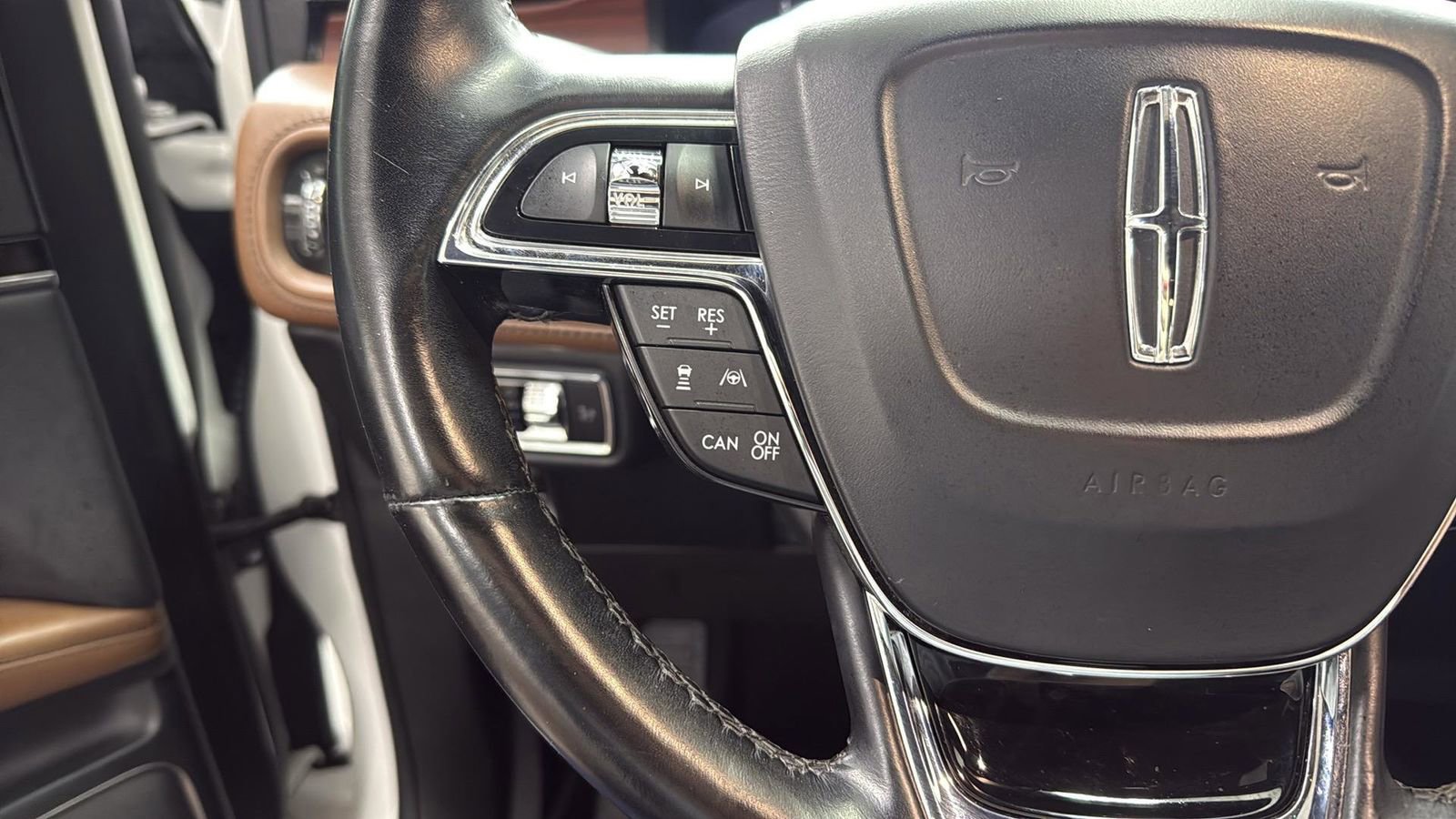 Certified 2022 Lincoln Nautilus Reserve w/ Equipment Group 201A image 17